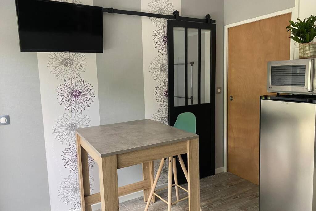 Ravissant Pied A Terre Pour Deux. Gourin Exterior photo